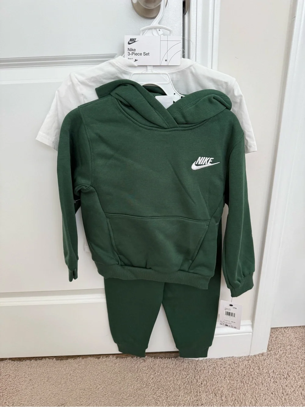 Nike Kids Forest Green Hoodie & Joggers Set new size 3-4 boys
